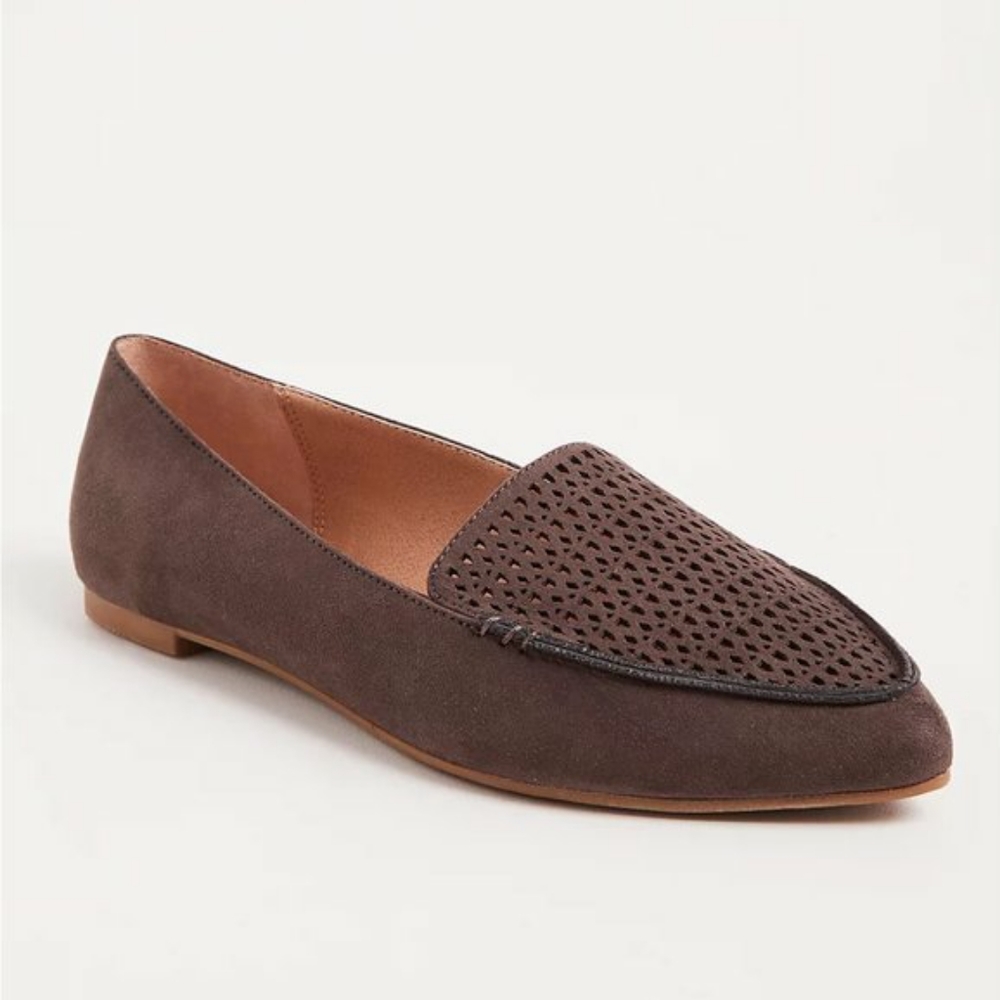 Torrid laser cut pointed flats